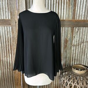 Vince Camuto black butterfly sleeve shirt size XS